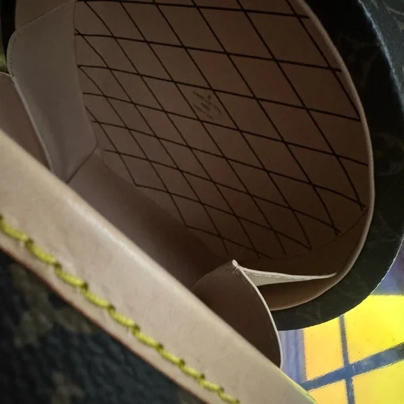 Last chance 🔥Brown Monogram Round Bag - Picture 8 of 9